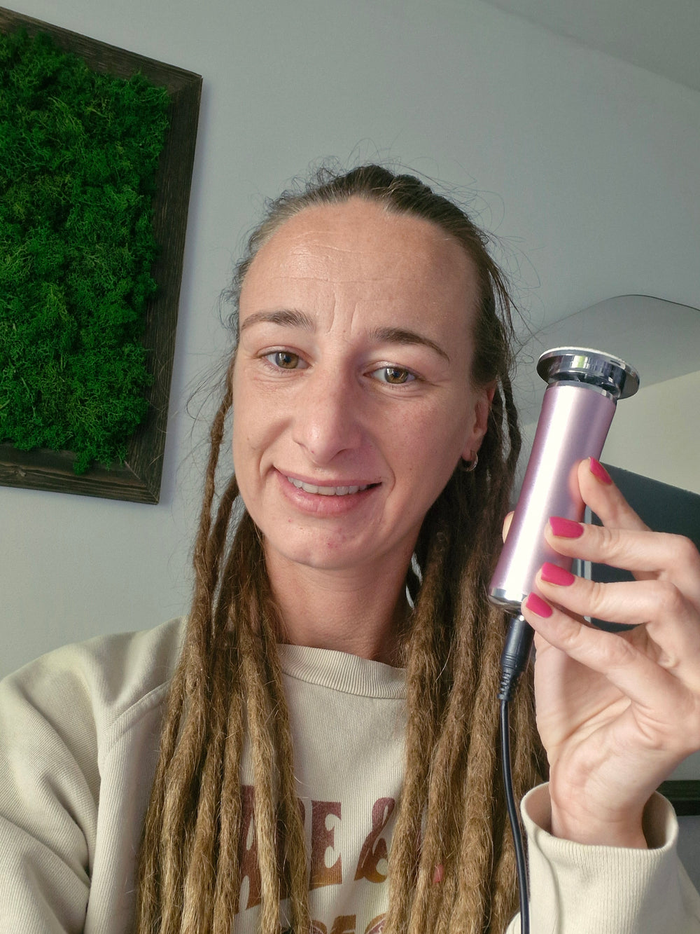 <p><strong>Frauen schwärmen vom HornhautHero</strong></p>