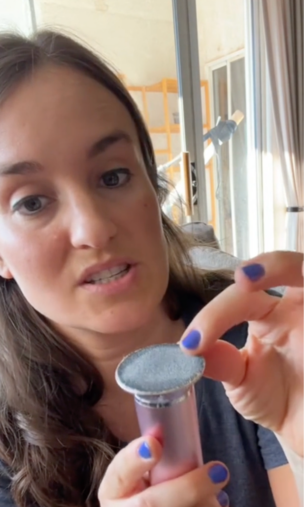 <p><strong>Frauen schwärmen vom HornhautHero</strong></p>